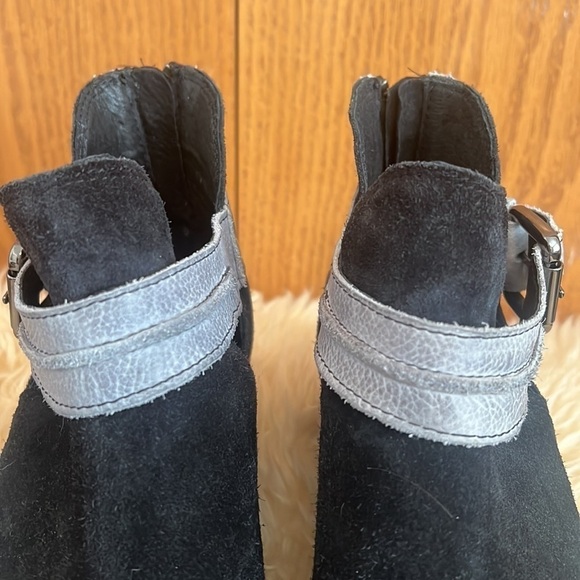 Rebels Black Suede Cut Out Ankle Booties Sz-7.5 - Picture 3 of 14